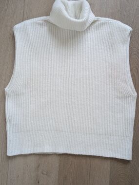 Simons Ivory Sleeveless Turtleneck Sweater